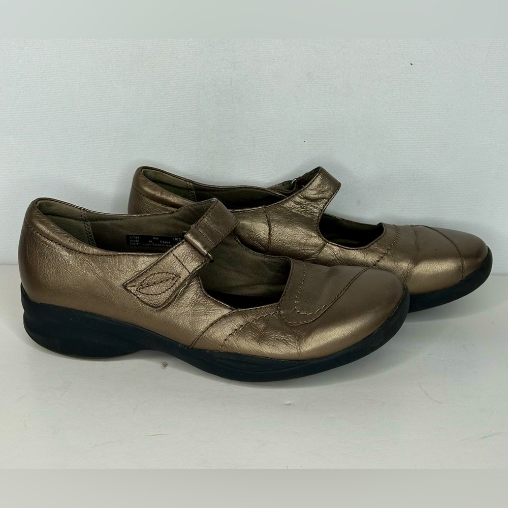Clark’s‎ In Motion Shoes Bronze Metallic Mary Jane Leather Wedge Chunky Sz 8W